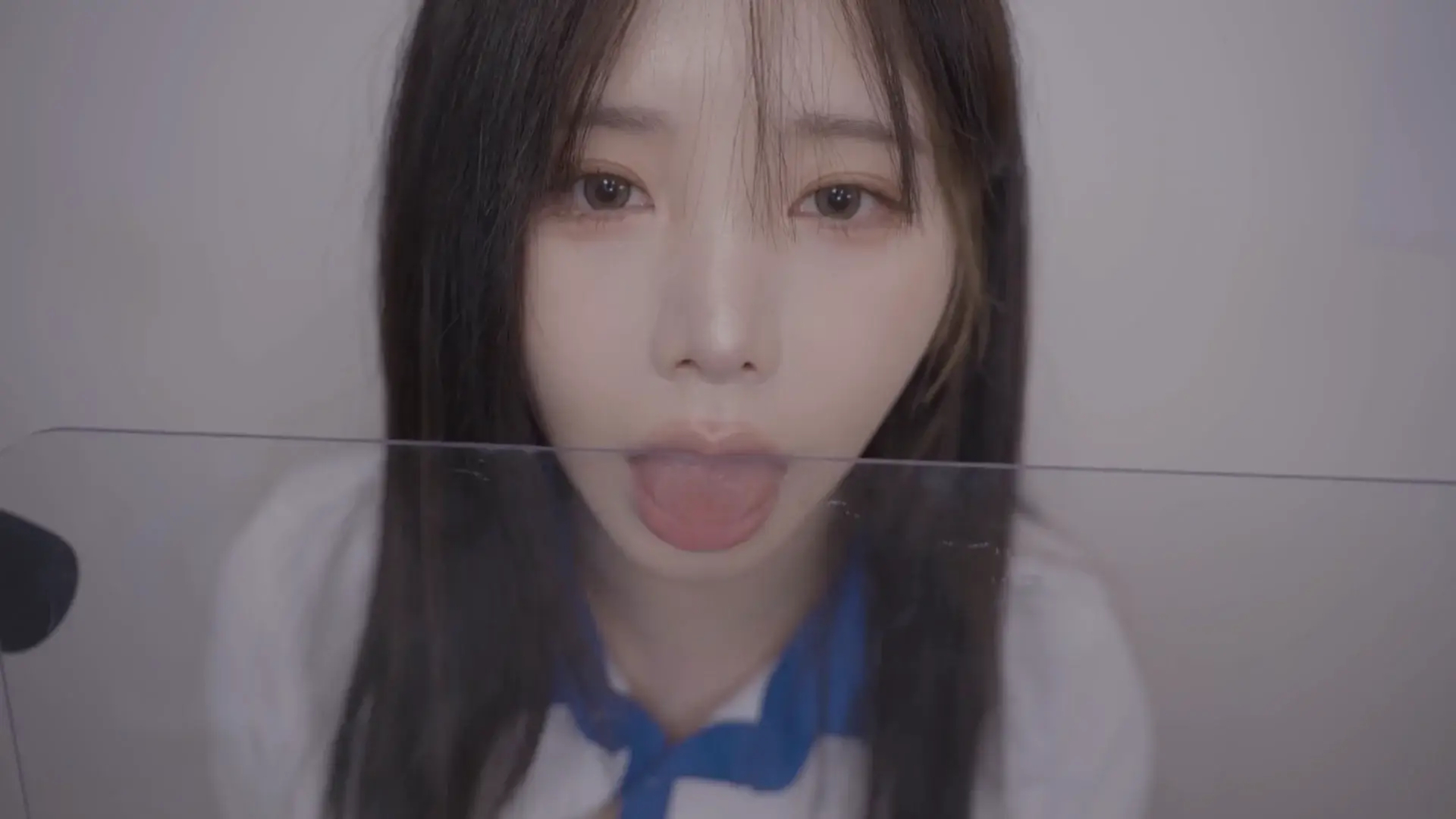 ASMR Yoon Ying Cleaning up & Acrylic Licking