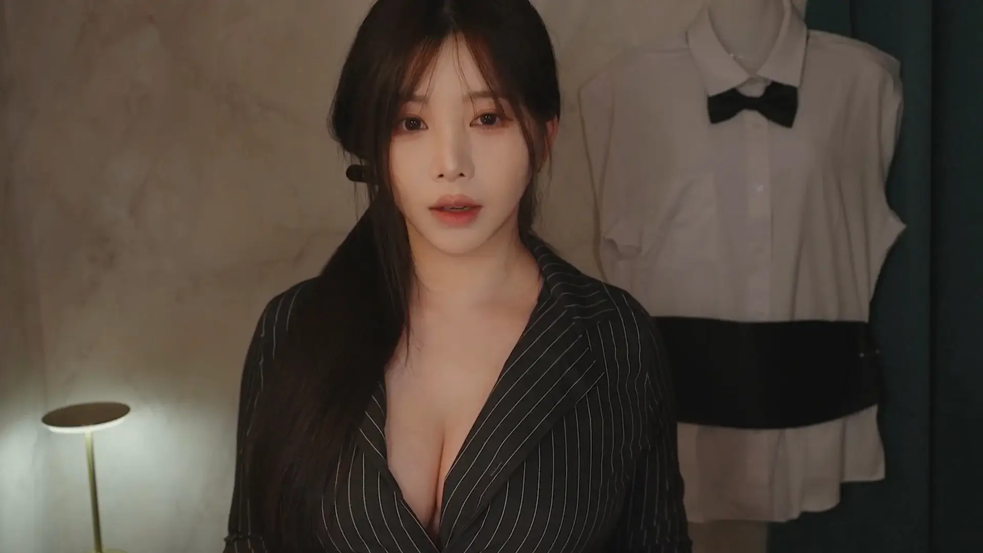 ASMR Yoon Ying X-boyfriend’s Dress Fitting Shop RP