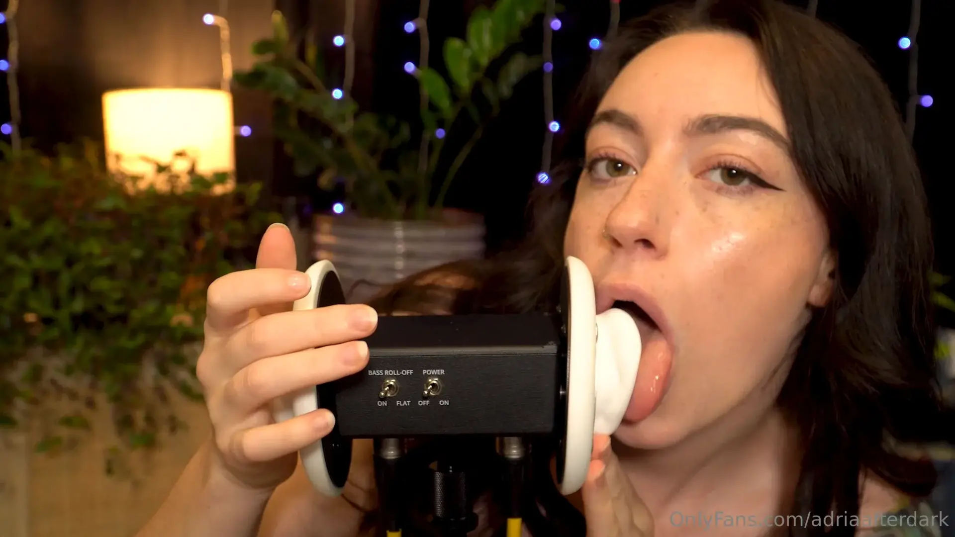 Adria ASMR Topless 3Dio Ear Eating