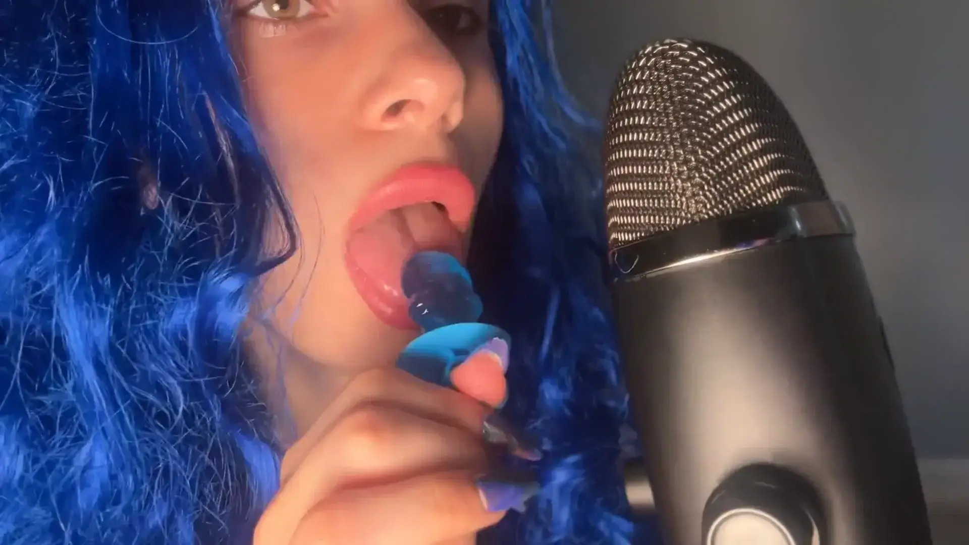 BabyGem ASMR Lollipop Licking & Wet Spit Painting