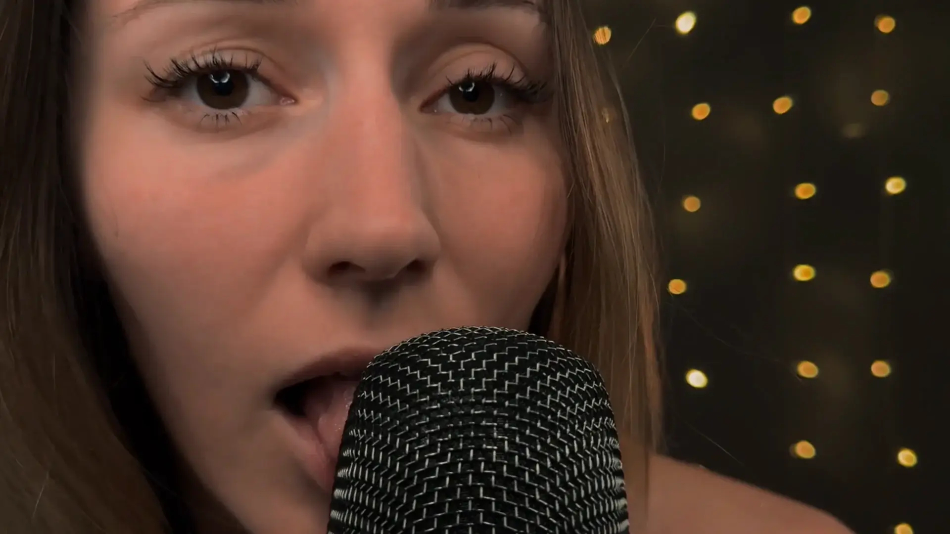 Barberry ASMR Up-Close Mic Licking