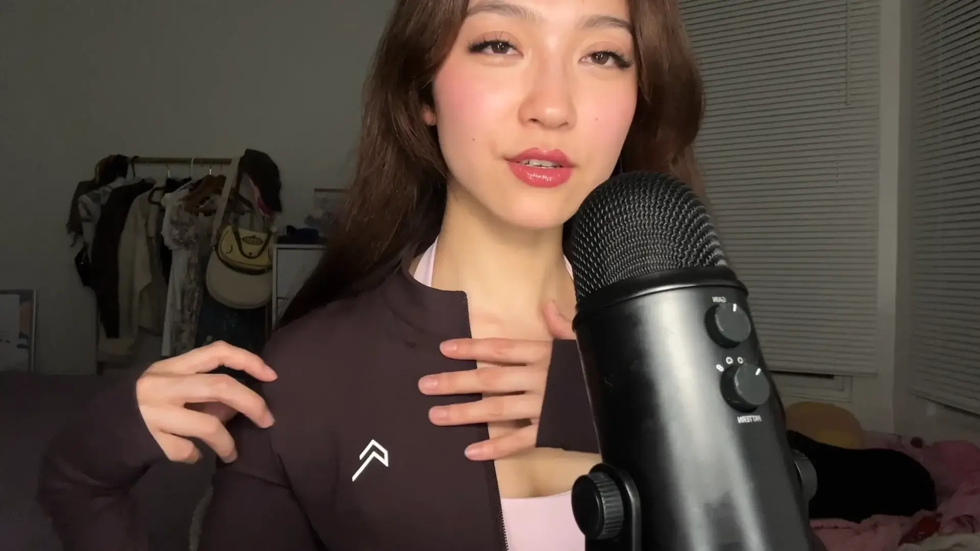 Cloud Crystal ASMR Gym Fabric Scratching