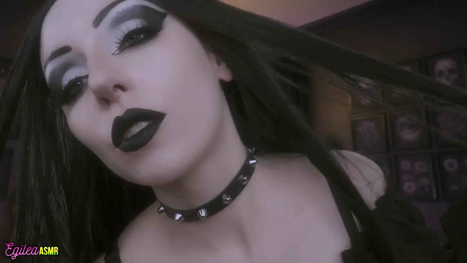 Egilea ASMR Goth Girl Kisses You