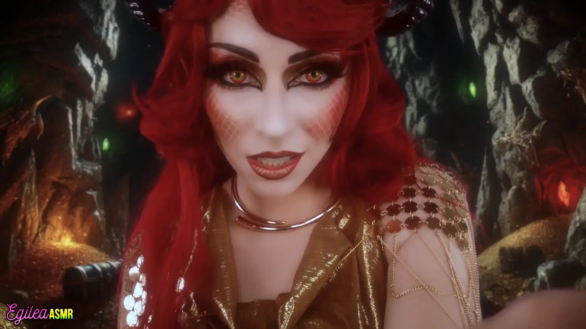 Egilea ASMR The Dragon Queen Claims You With a Kiss