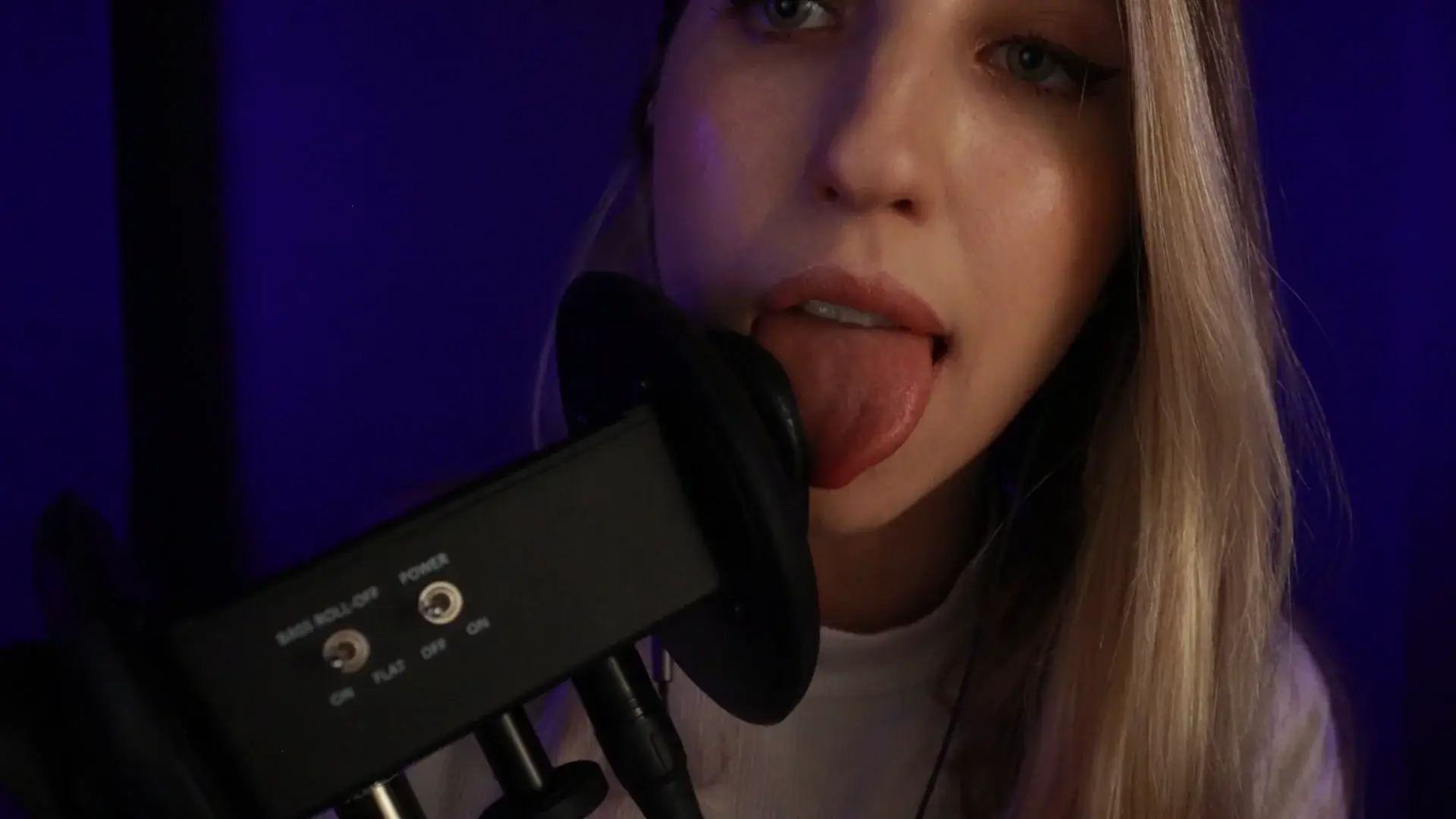 FrivolousFox ASMR Exclusive November Ear Eating