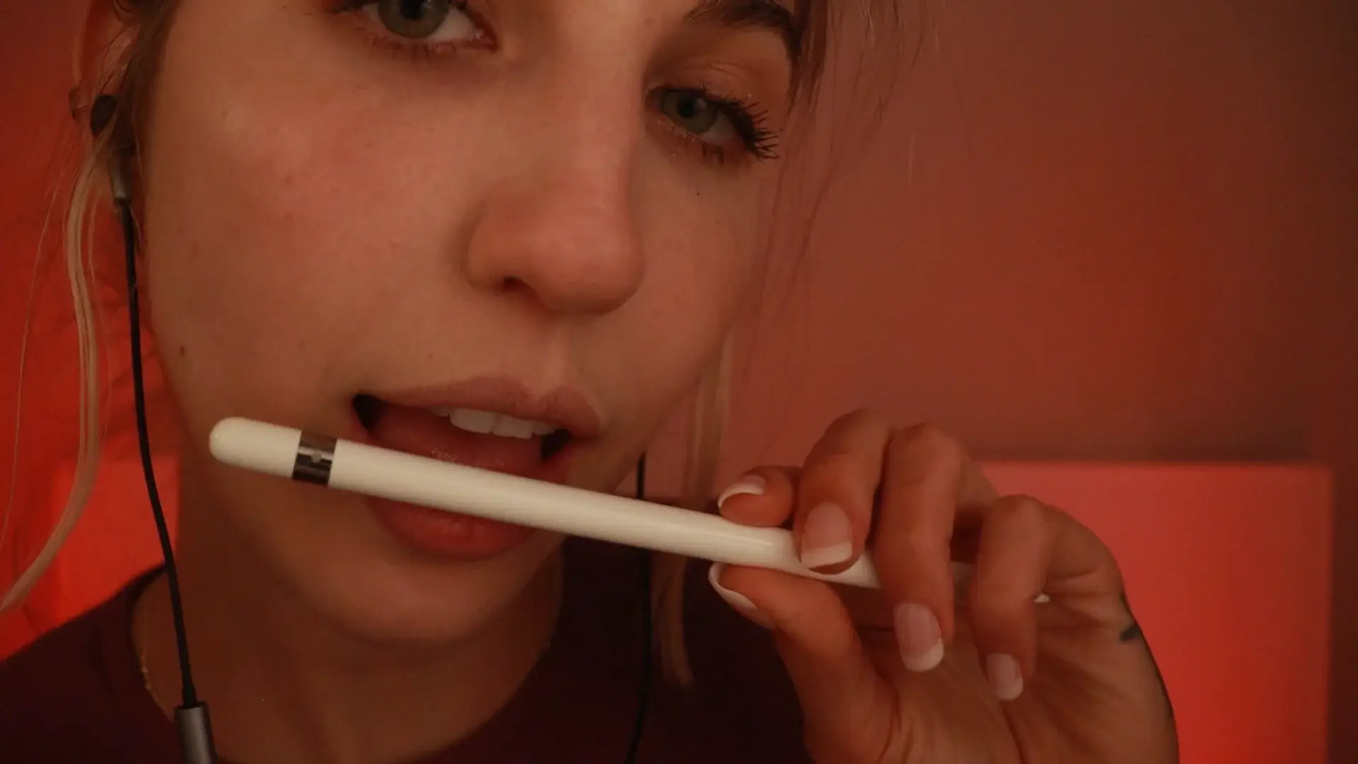 FrivolousFox ASMR Pen Noms