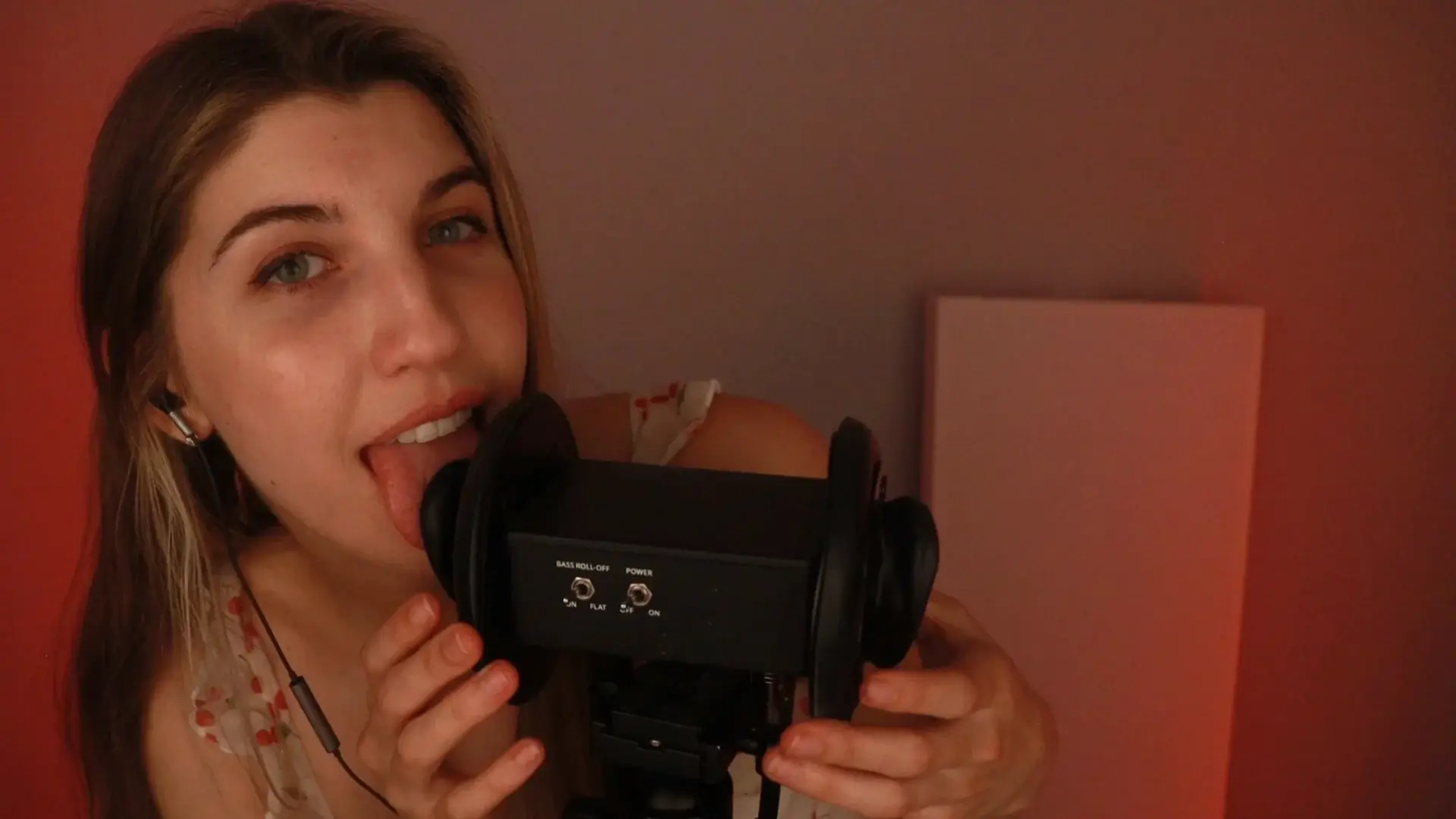 FrivolousFox ASMR Slow Ear Eating With Mouth Cupping July Exclusive