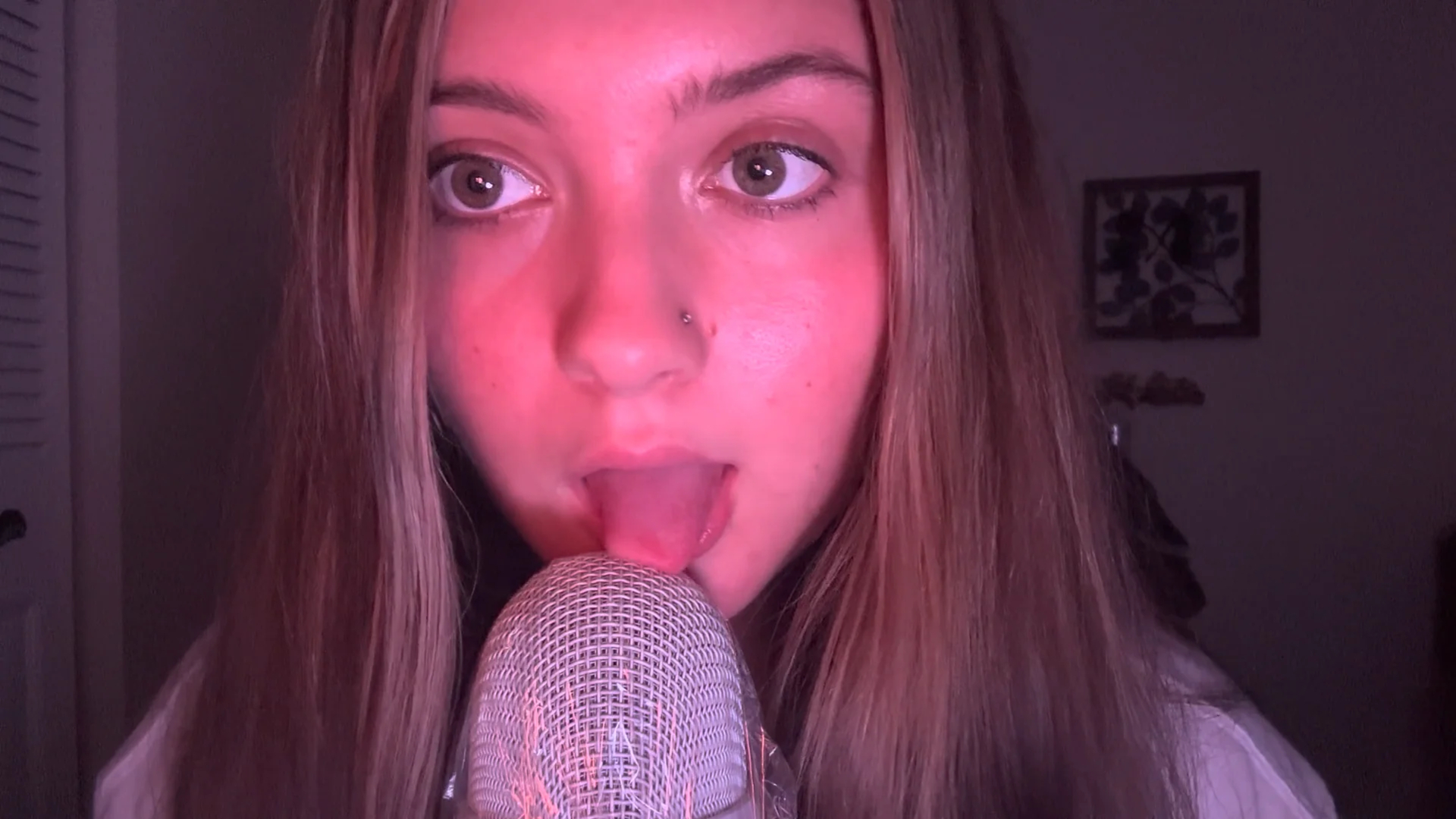 Haley’s ASMR Intense Mic Licking & Spitting