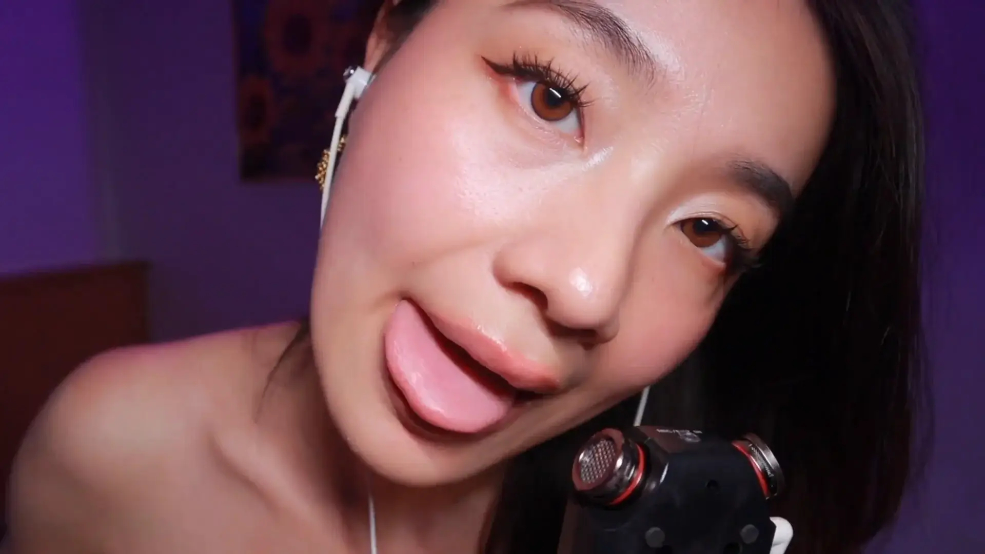 Lin ASMR Tingle Party Mic Licking Biting & Swallowing