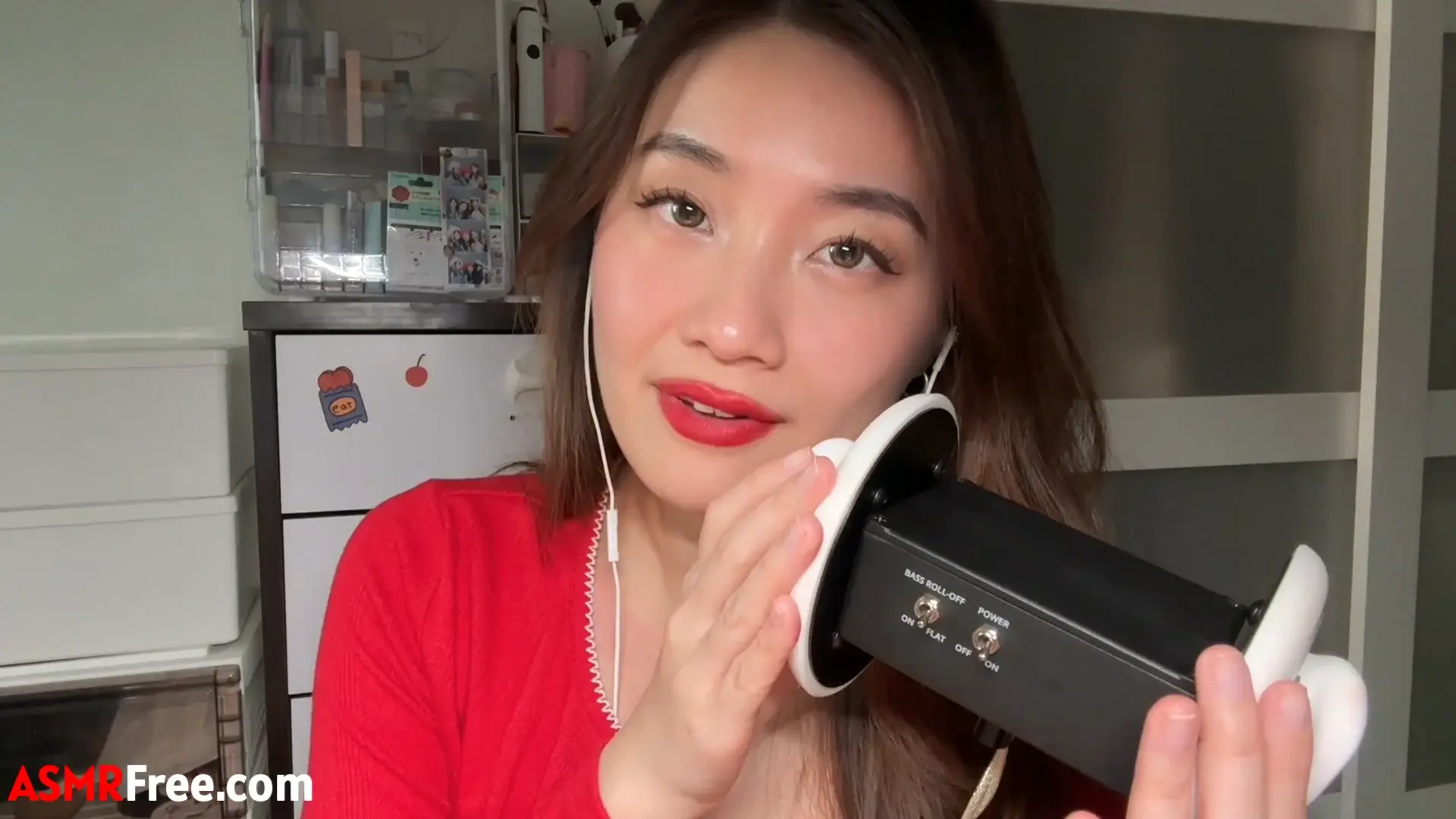 Lin ASMR Tingly Ear Eating