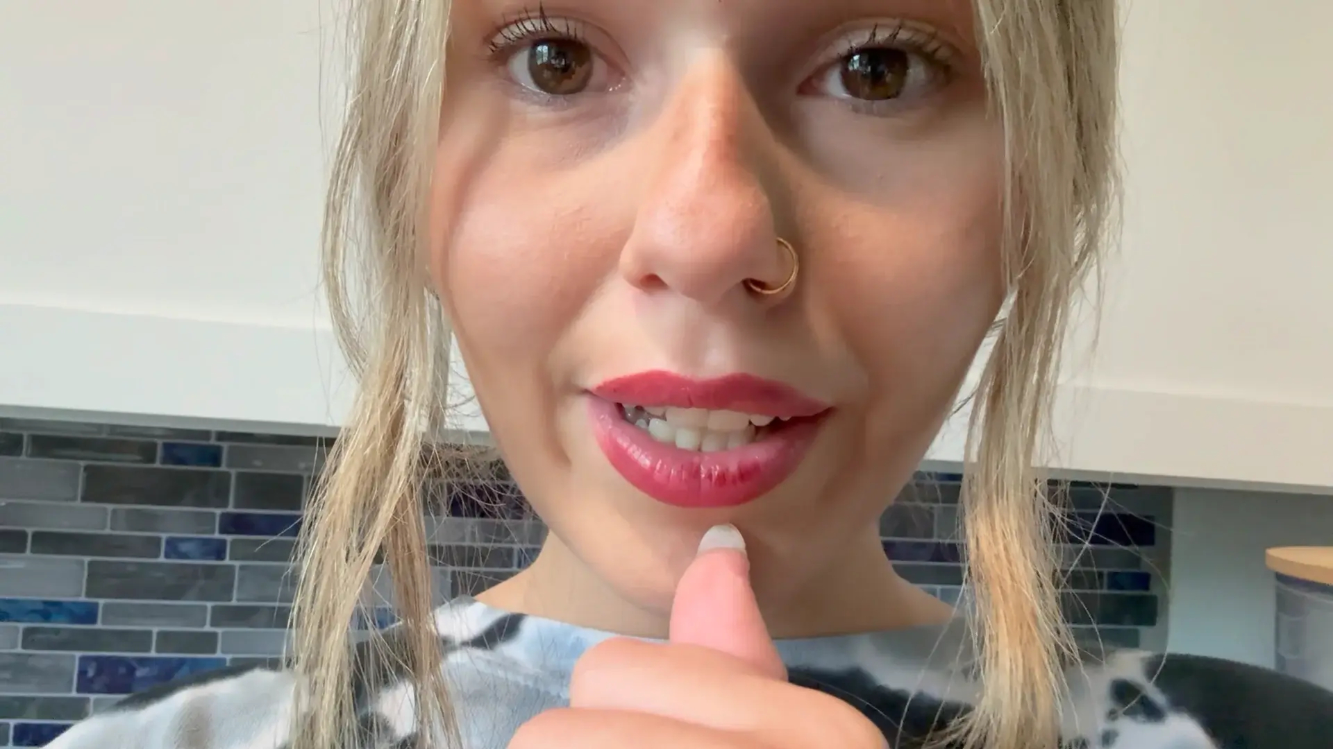 Madzz World ASMR Lens Licking With Mouth Sounds
