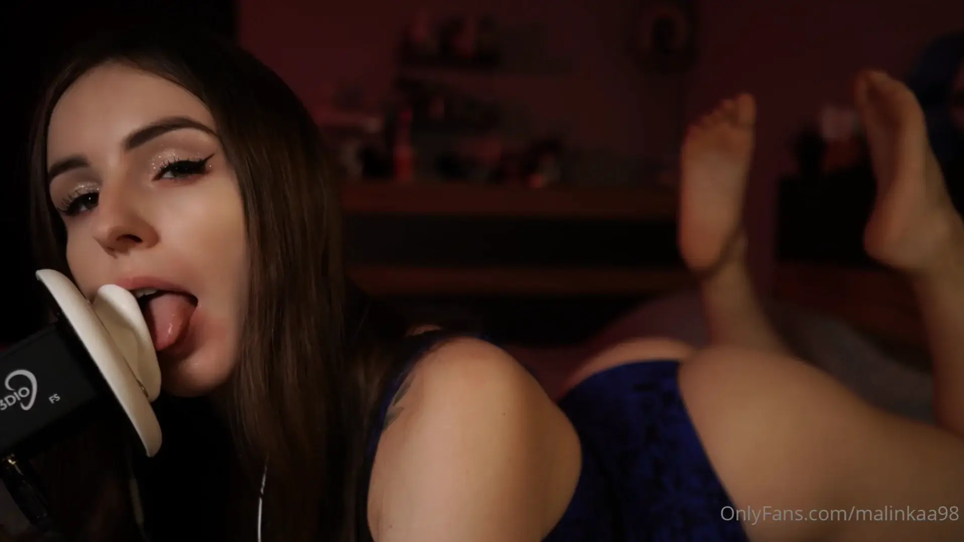 Malinkaa98 ASMR Ear Licking With Ass and Feet View