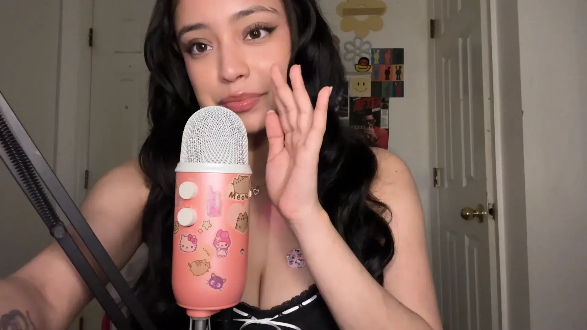 Mely’s ASMR Breathy Kisses & Mouth Sounds