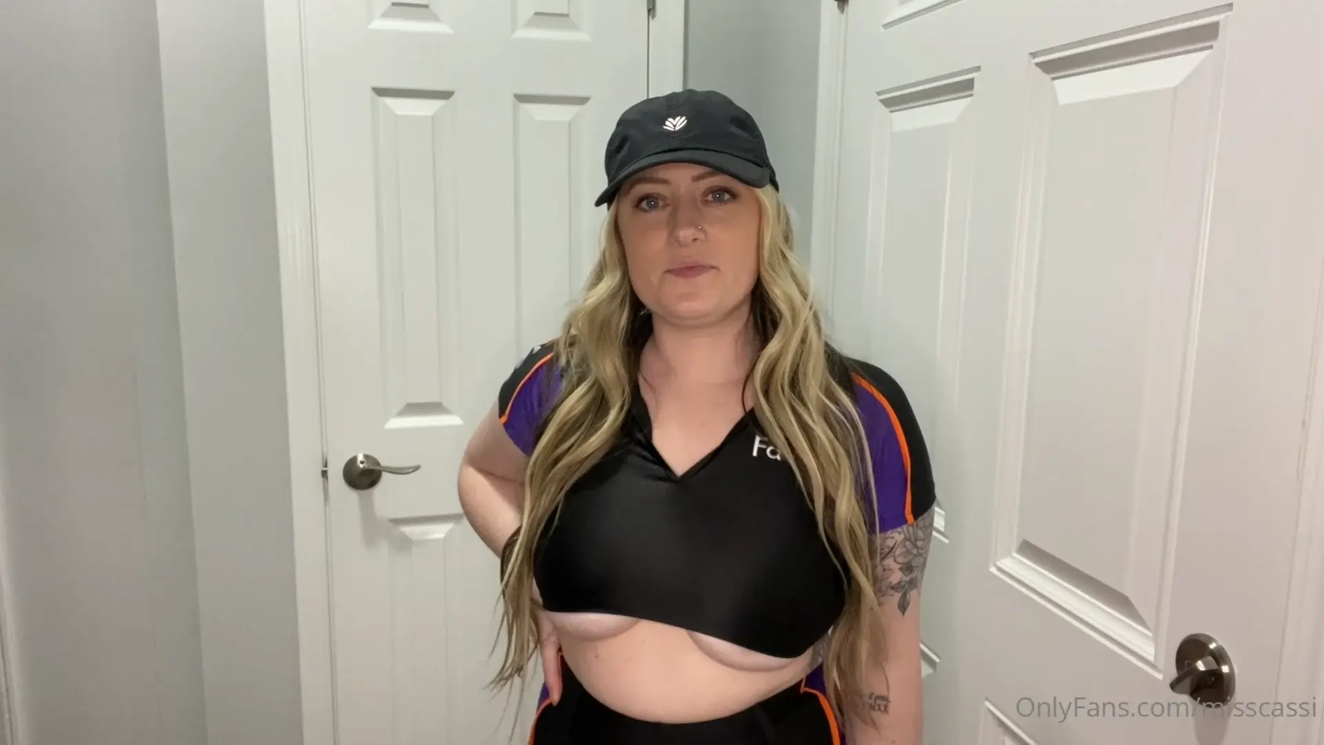 Miss Cassi ASMR Fed Ex Delivers a Package & Persuades You to Cheat on Wife