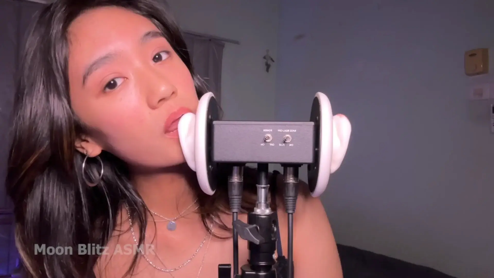 Moon Blitz ASMR Yummy Ear Licking