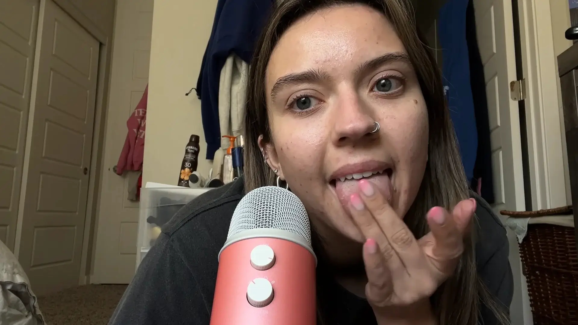Sadie ASMR Tongue Tapping & Swirling