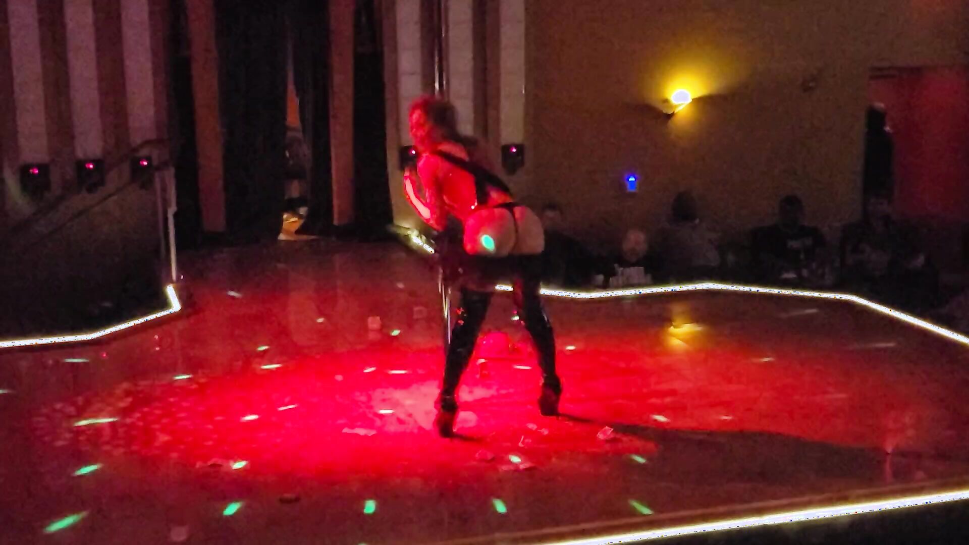 Britney Amber - Feature Dancer Britney Amber - SCORES - ManyVids - blonde - milf - pov - big tits - blowjob - big dick