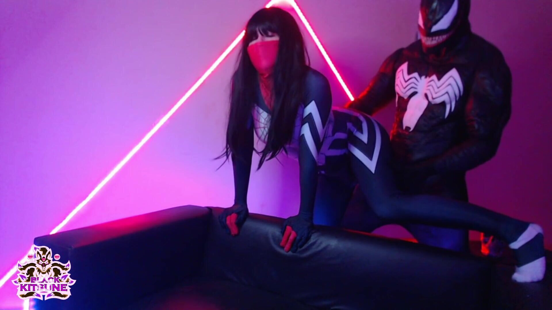 Kitsune negra - sexo violento com seda vs veneno e ejaculações - manyvids - saltos altos - conversa obscena - mamas grandes - POV - cosplay - broche - pila grande - negra - rata