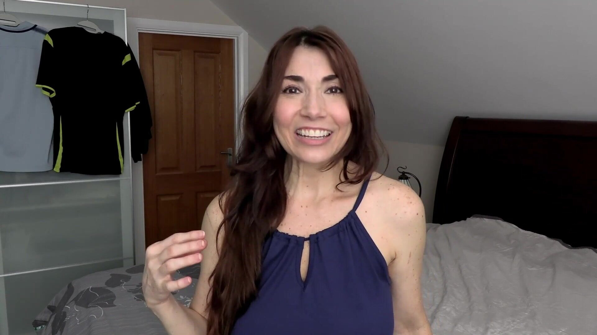 Tara Tainton - Não te metas com a minha meia-irmã, ele é o meu enteado - ManyVids - sexo virtual - POV - conversa picante - solo - masturbação - MILF - mamas grandes