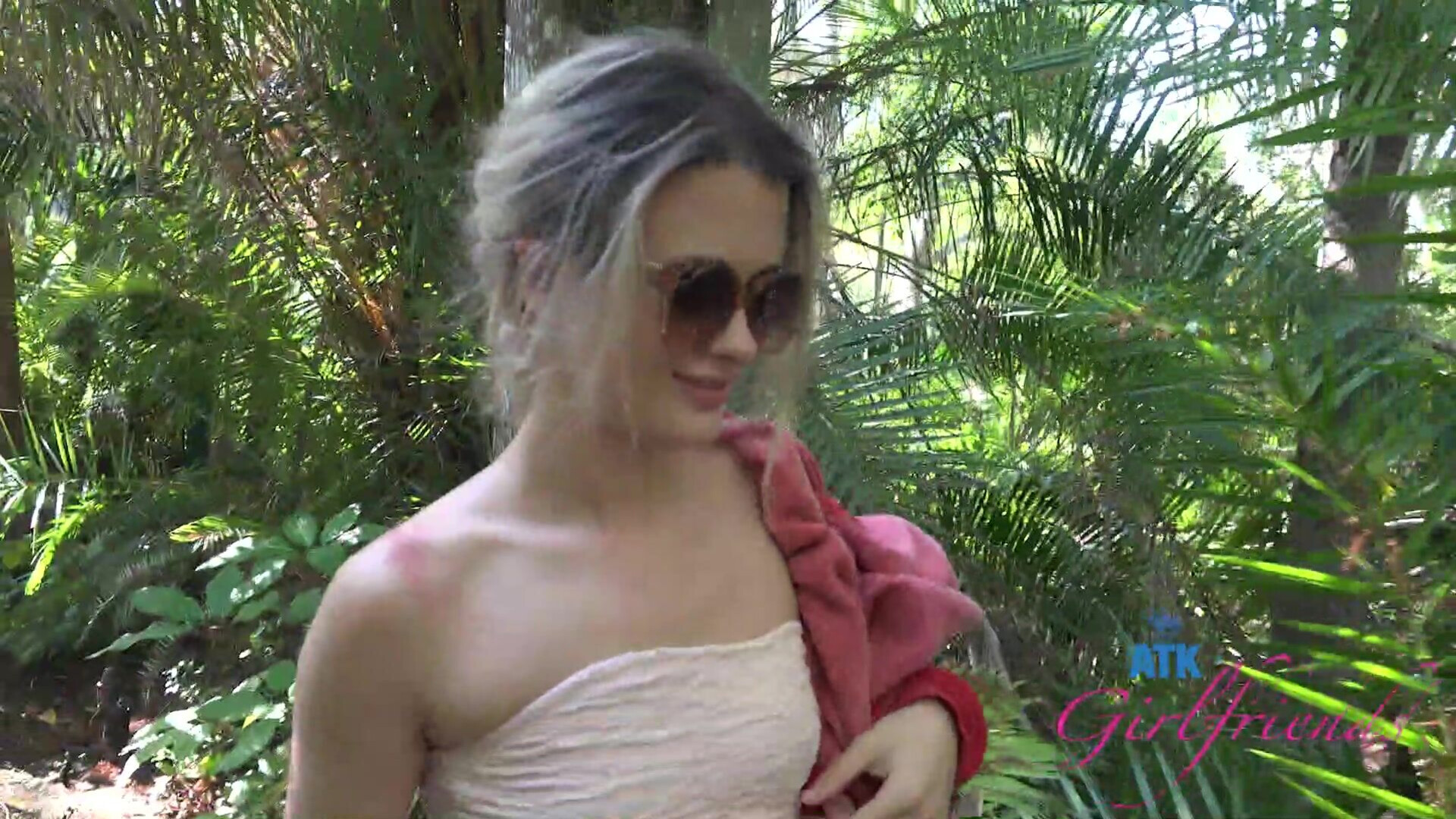 Nicole Nichols - Sarasota 5 - ATKGirlfriends - ATKGirlfriends - big ass - small tits - outdoor - hairless pussy - piss - blonde - blowjob - pov - pussy