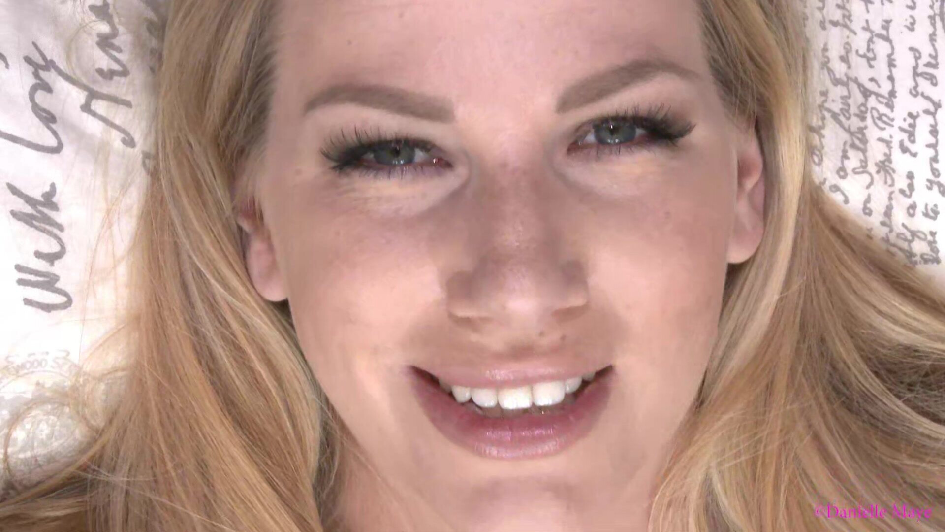 Danielle Maye XXX - Up Close Fuck - ManyVids - blonde - milf - big tits - tattoo - fake tits - dirty talk - pov - virtualsex