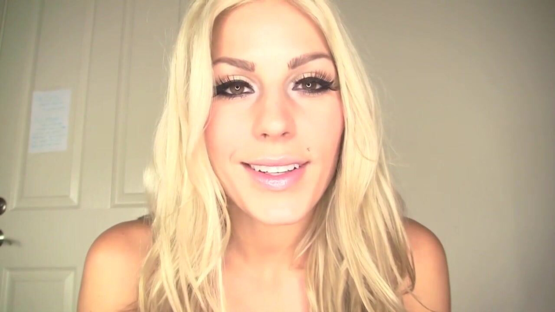 Goddess Jessica - Bed Time Tr@nce - ManyVids - blonde - milf - devot - femdom - fetish - hardcore - virtualsex - jerk off instruction - high heels