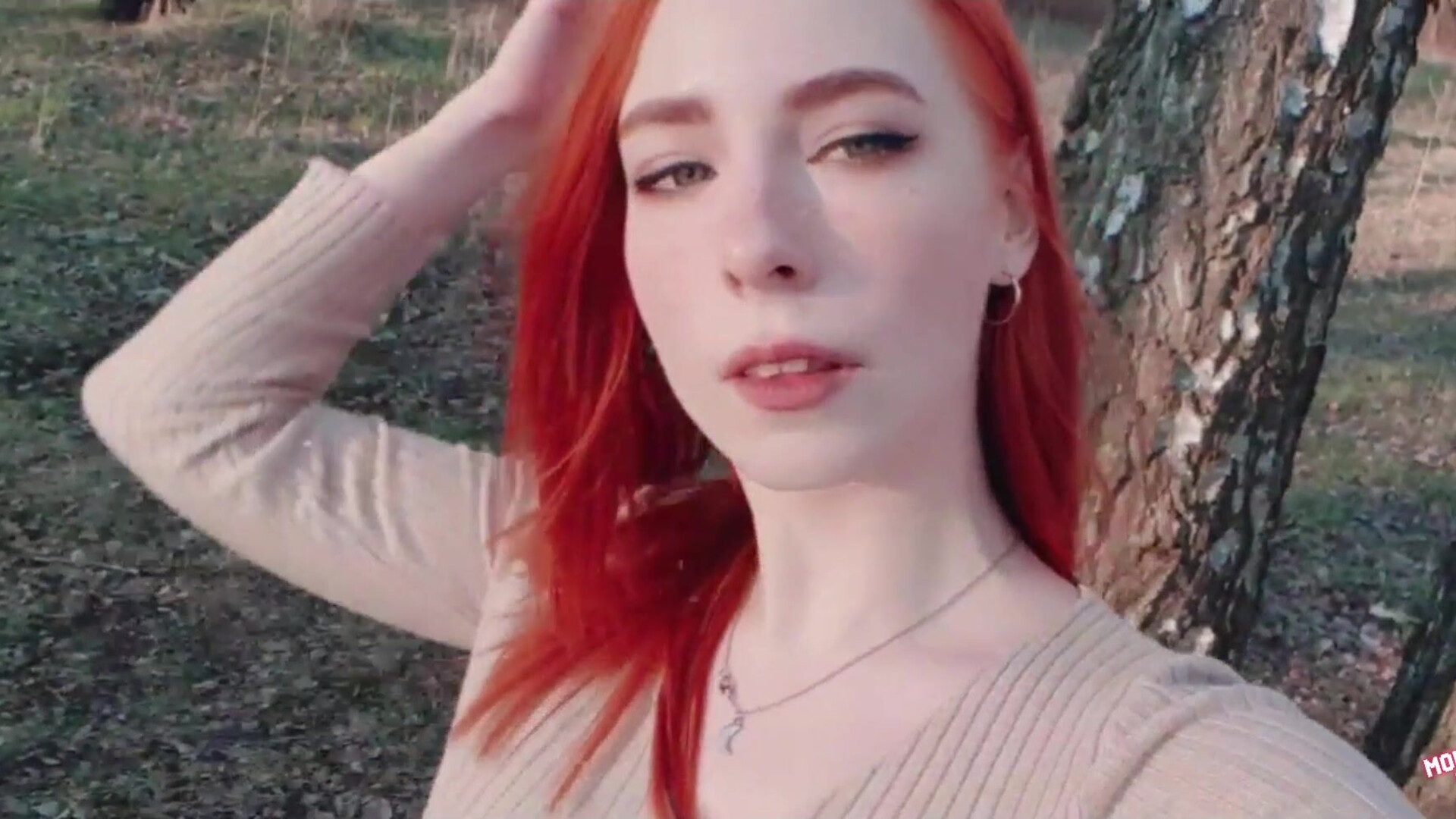 MollyRedWolf - I Piss In The Park - ManyVids - Cosplay - piss - teen - natural tits - big tits - dirty talk - fetish - amateur - redhead