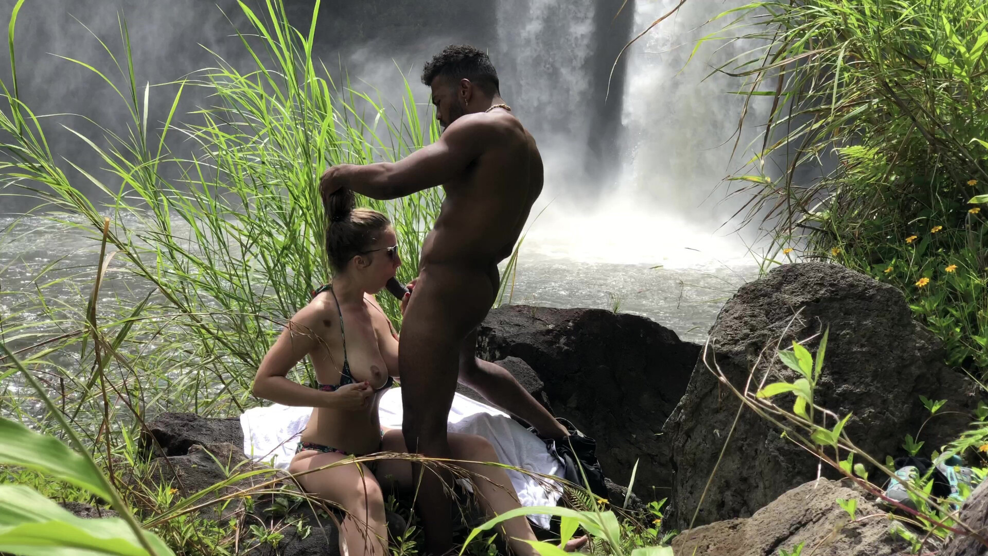 yourboyfcisco - Hawaiian Waterfal sex w Lena Paul - ManyVids - bbc - interracial - hardcore - pov - big dick - teen