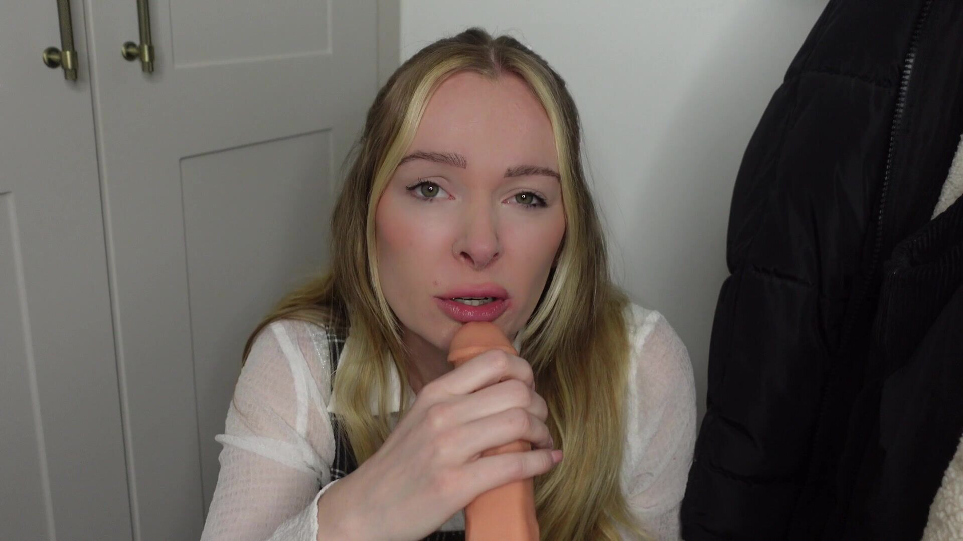 Brea Rose - Students Share Their Teacher - ManyVids - teacher - blonde - big tits - dirty talk - fake tits - virtualsex - milf - pov - solo
