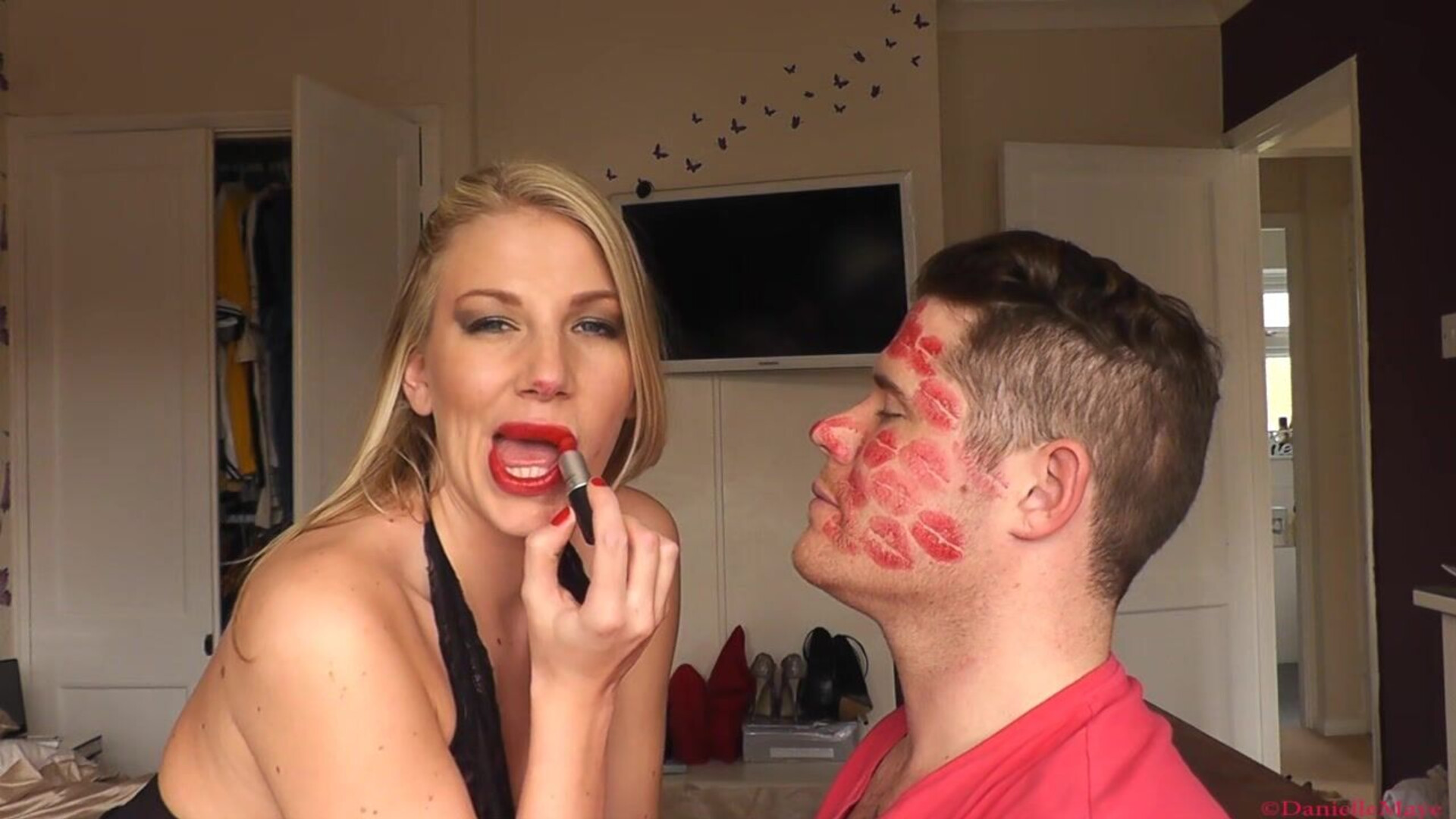 Danielle Maye XXX - Danielle Maye Lipstick Kisses - ManyVids - blonde - milf - big tits - tattoo - fake tits - dirty talk - pov - virtualsex