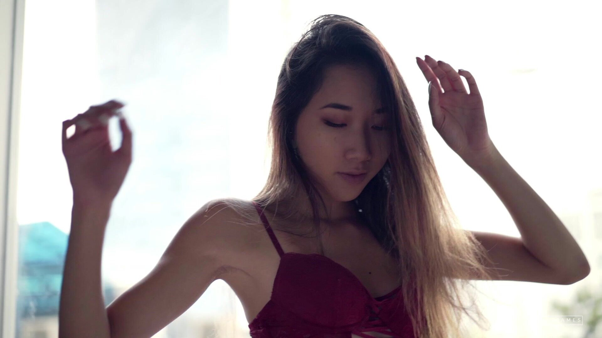 LUNA x JAMES - Luna Dances For You - ManyVids - french - teen - small tits - blowjob - big dick - pov