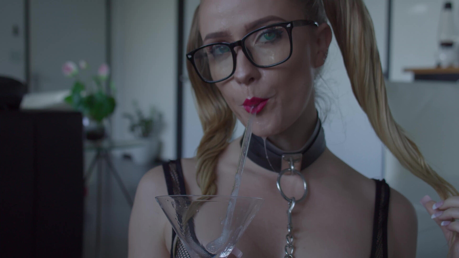 Scarlet Chase - Oiled Slut Fists Ass And Gets Skull Fuck - ManyVids - oil - blonde - big tits - pov - dirty talk