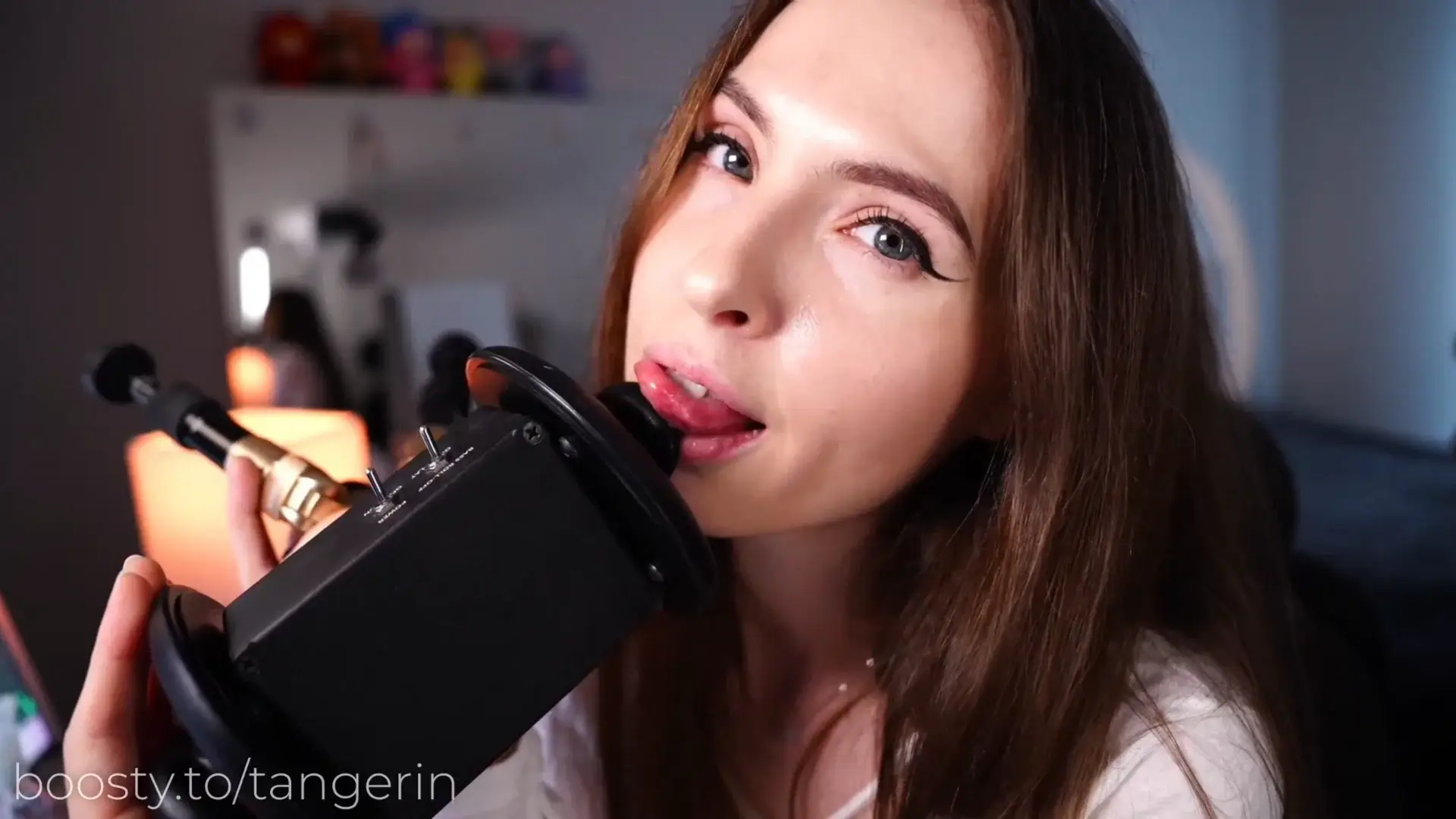 Tangerin ASMR Close Fast & Slow Ear Licking With Ahegao Boosty