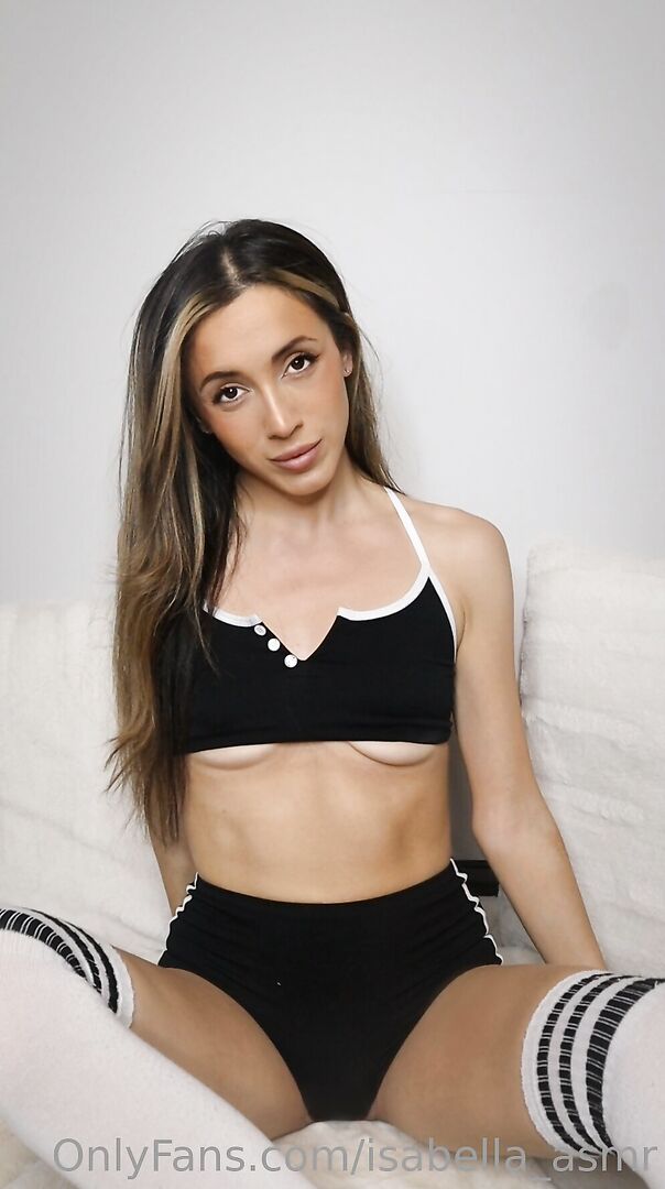 Isabella ASMR - Her hottest pics and thirst traps!