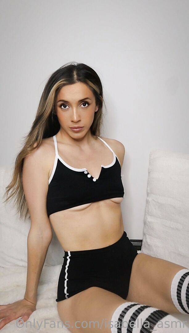 Isabella ASMR - Her hottest pics and thirst traps!