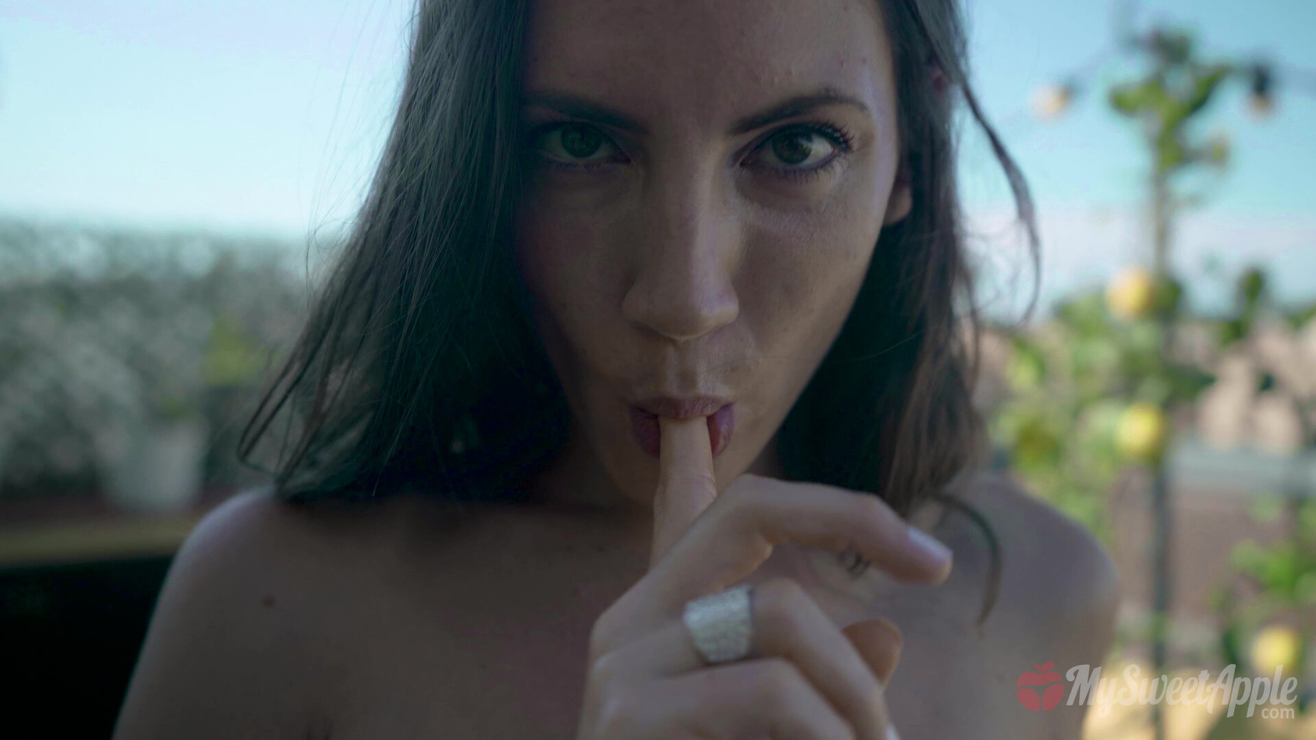 MySweetApple - Cake Sitting and Masturbating - ManyVids - teen - natural tits - pov - blowjob - big dick - masturbation
