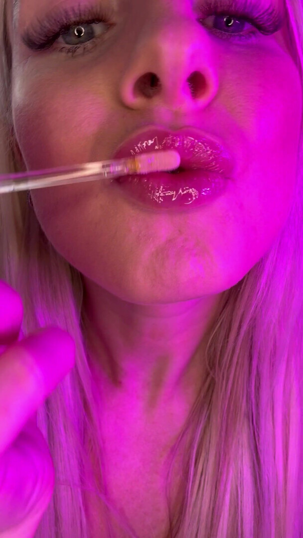 Emily Walters - Glossy lip fetish - ManyVids - fetish - blonde - milf - small tits - tattoo - dirty talk - pov - bbc