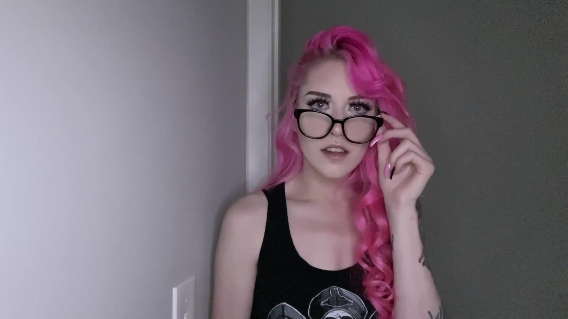 Pink Drip - Masked Maniac Creampie's GF - ManyVids - creampie - blonde - teen - pov - dirty talk - virtualsex - small tits - natural tits