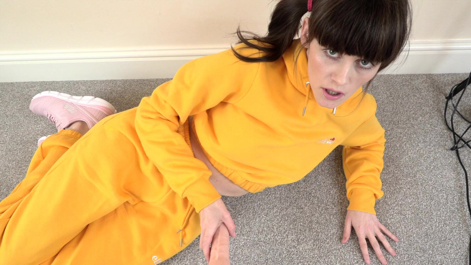 Sydney Harwin - A Very British Slut - ManyVids - virtualsex - solo - taboo - dirty talk