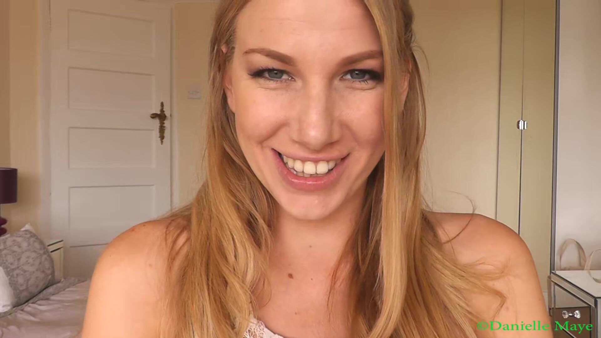 Danielle Maye XXX - Exploring Danis Mouth - ManyVids - blonde - milf - big tits - tattoo - fake tits - dirty talk - pov - virtualsex