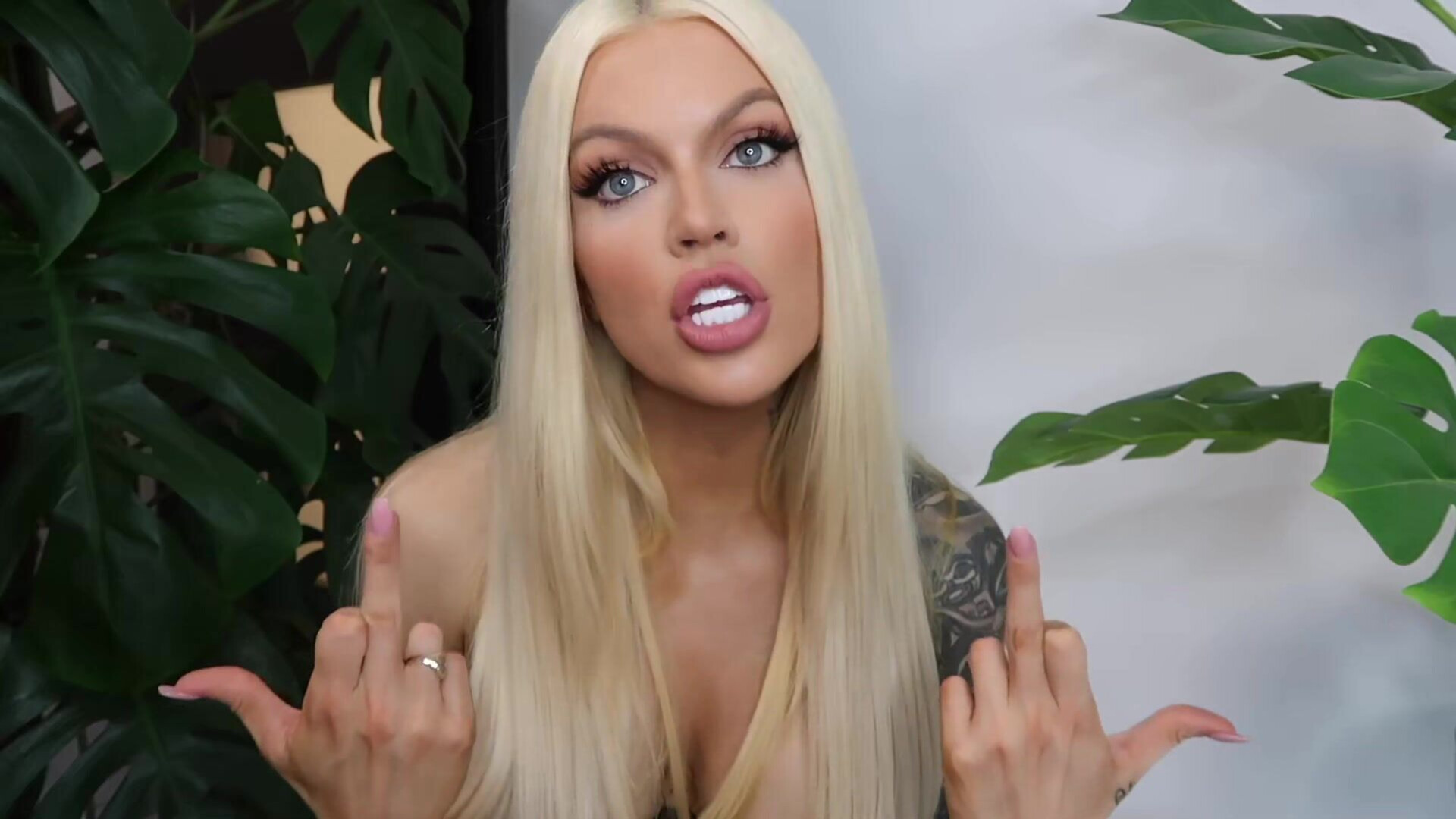 Goddess Harley LaVey - Jerk To My Middle Finger 2 - ManyVids - blonde - big tits - solo - virtualsex - gooning - fake tits - fetish - dirty talk - tattoo