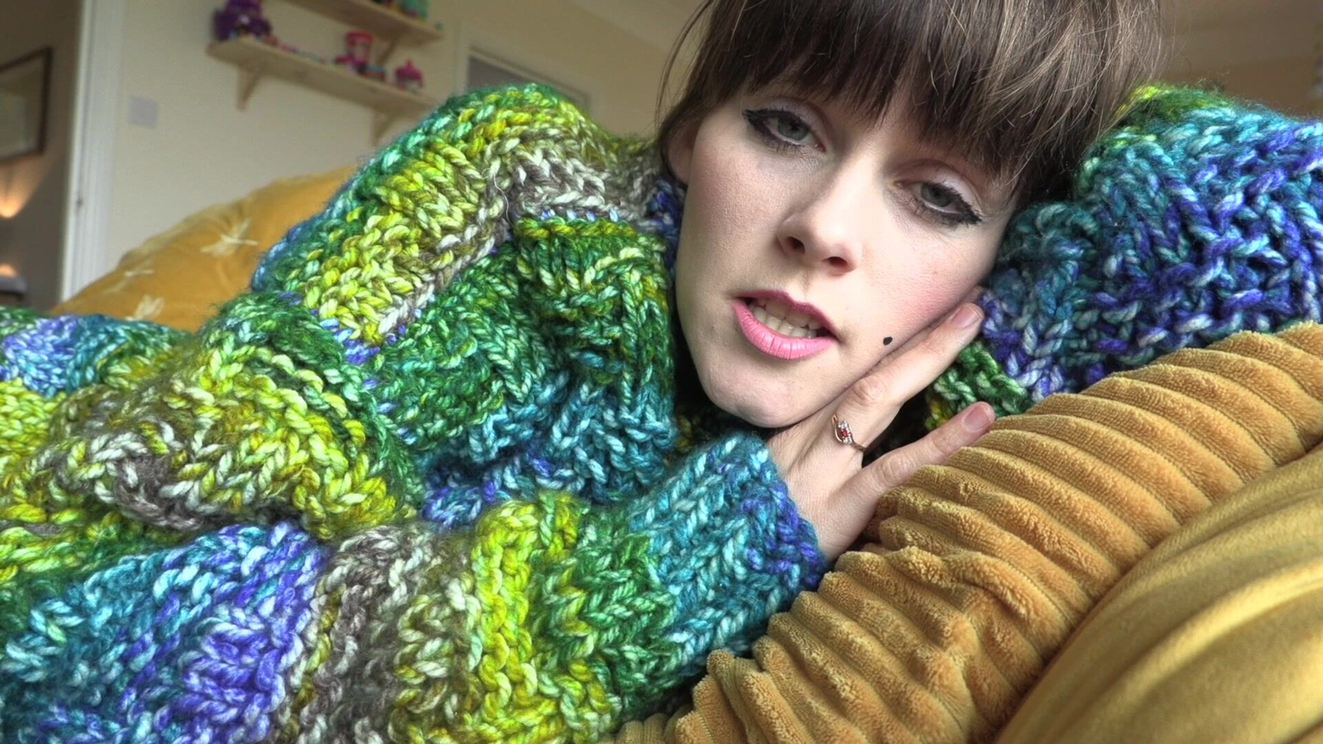 Sydney Harwin - Mom And Movie - ManyVids - virtualsex - solo - taboo - dirty talk - stepmother