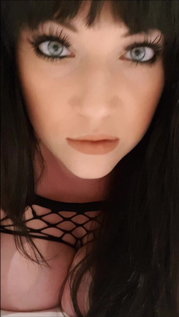 Harmony Reigns - Up Close And Personal - ManyVids - milf - pov - big dick - big tits - big ass - tattoo - deepthroat
