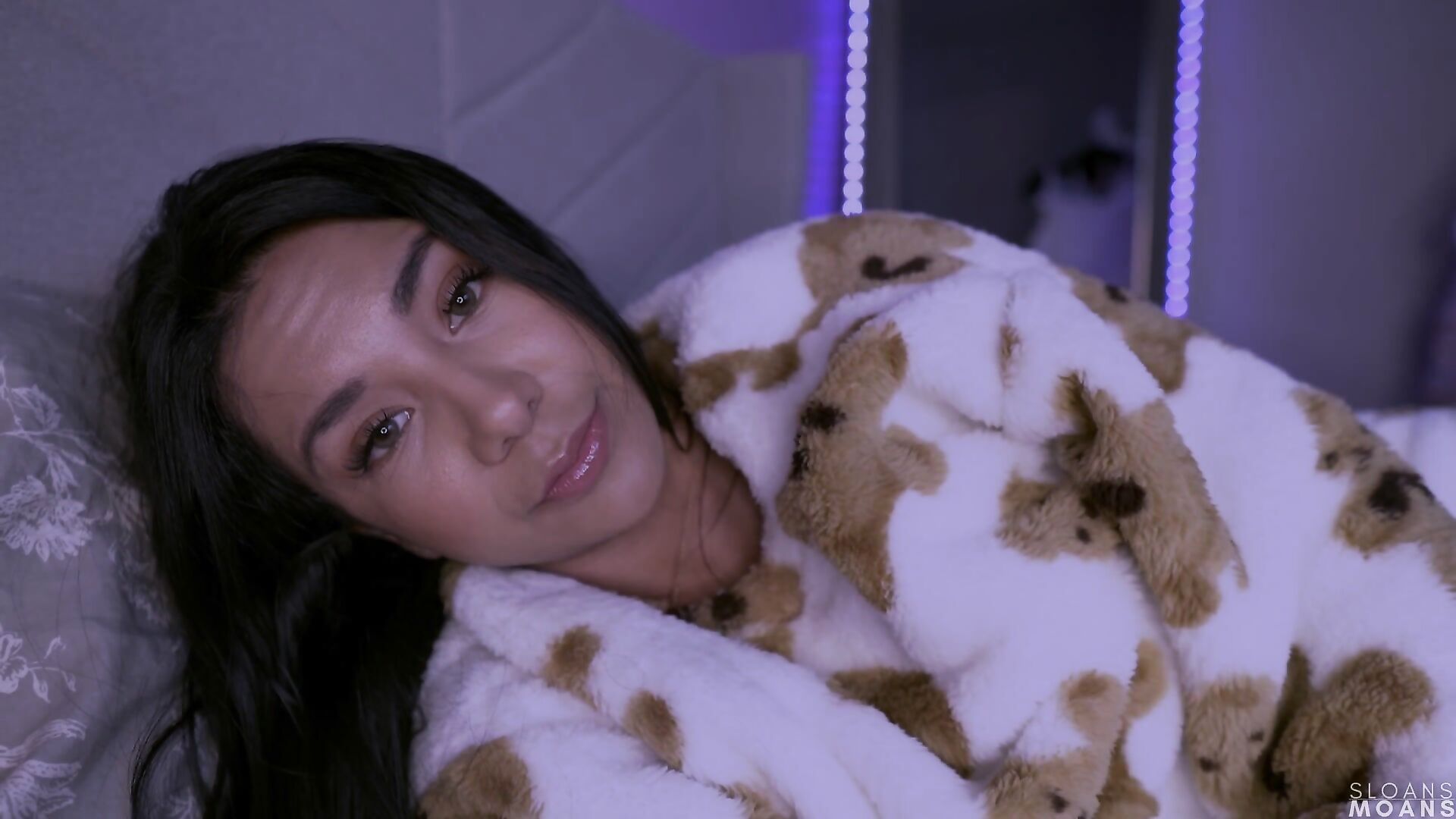 Sloansmoans - Barely Legal Daughter Is Devoted To Dad - ManyVids - stepdad - milf - pov - stepmother - fake tits - brunette - big tits