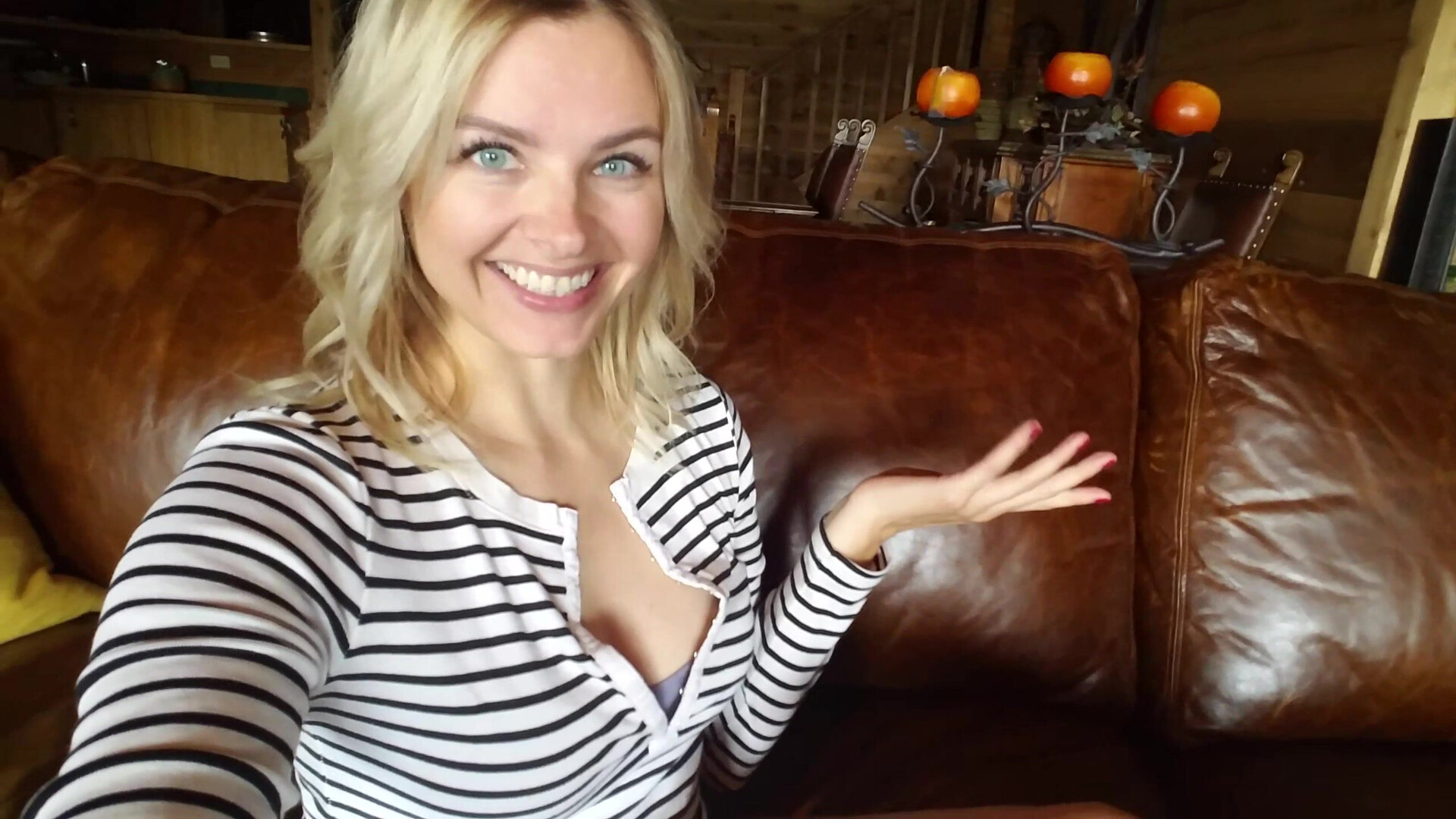 Goddess Rainn - Lonely Weekend for Loser - ManyVids - milf - dirty talk - virtualsex - blonde - fetish - femdom - solo - devot