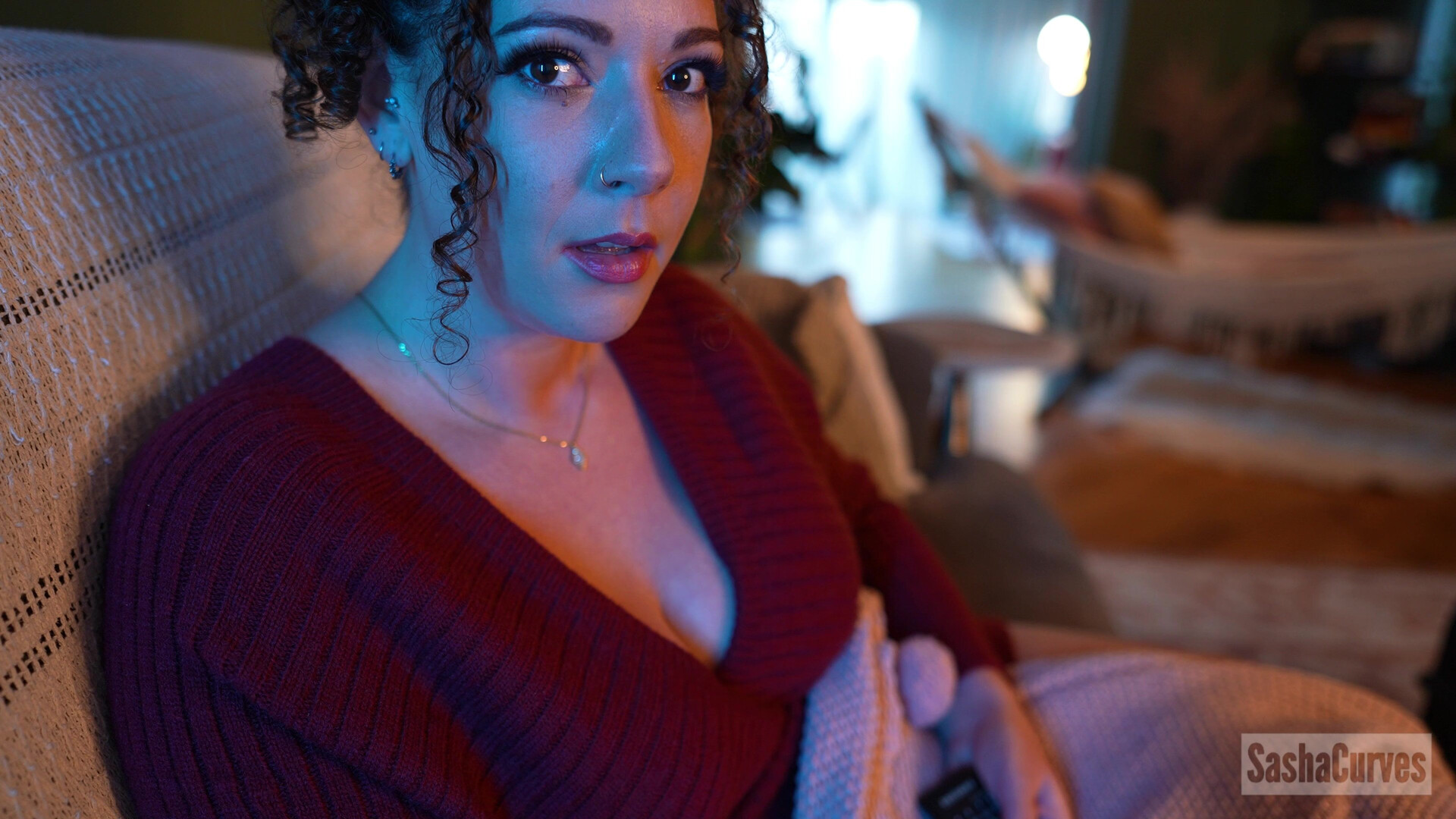 SashaCurves - Step-Son, It's Cold Outside - ManyVids - stepson - stepmother - taboo - pov - creampie - virtualsex - curvy - bbw - big ass