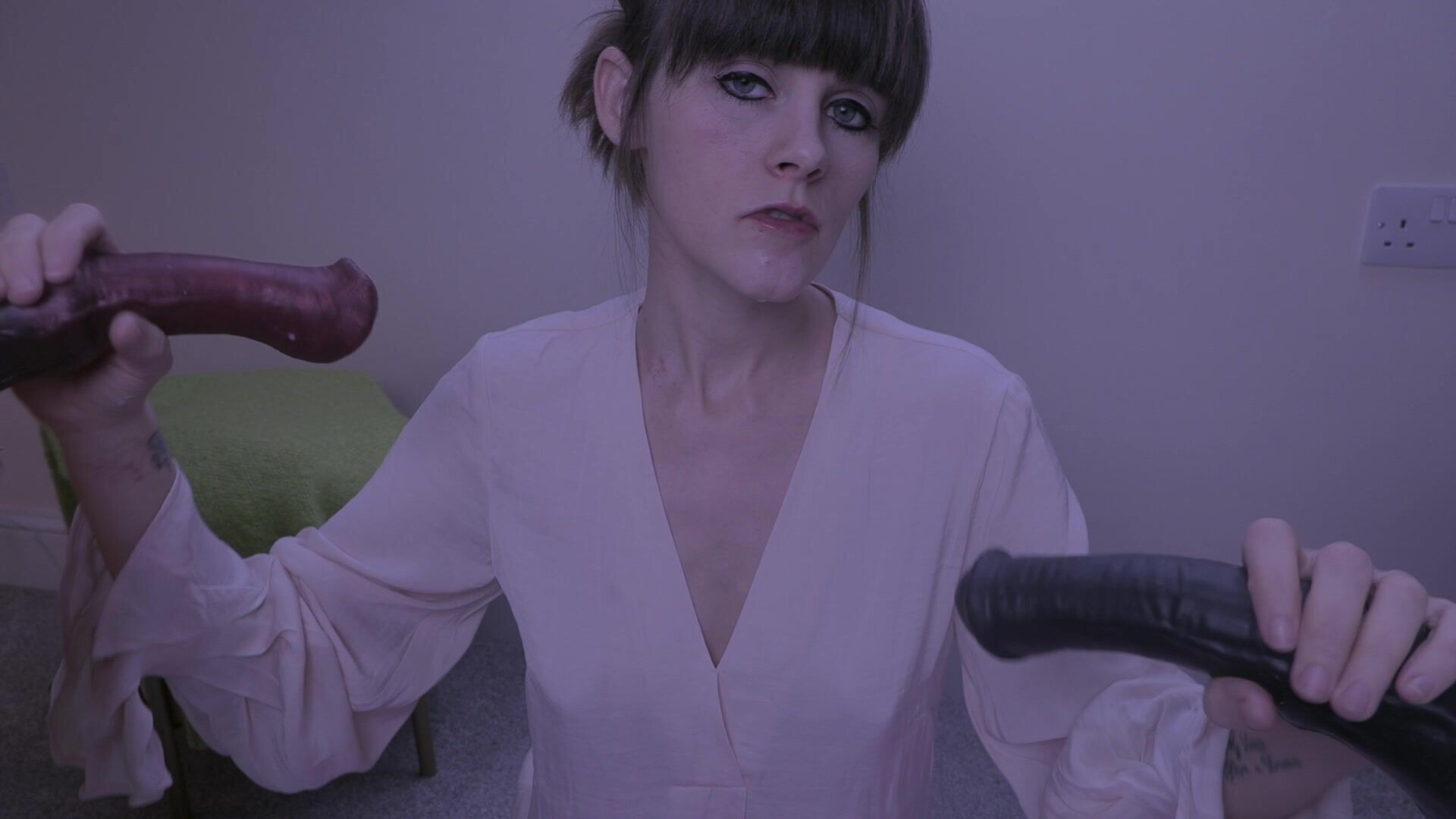 Sydney Harwin - Mom Addicted To Horse Cum - ManyVids - virtualsex - solo - taboo - dirty talk - stepmother