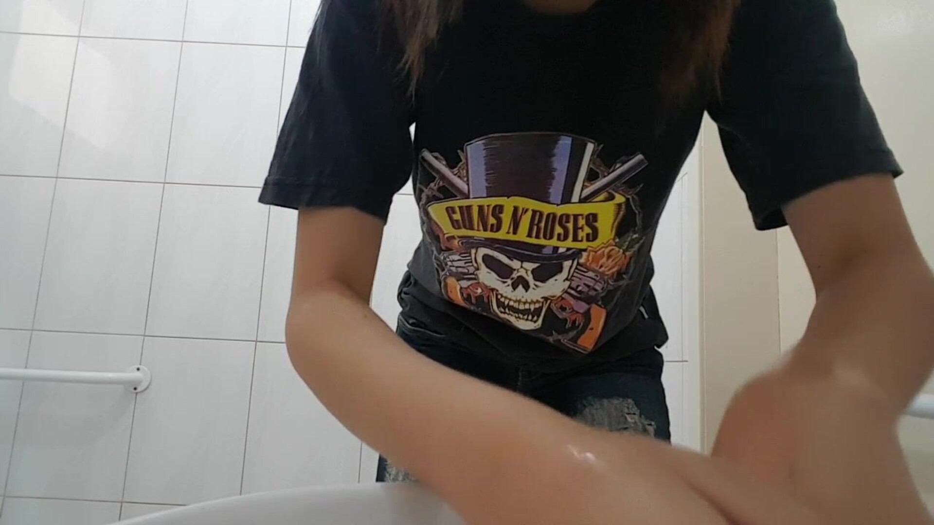 Andreza Sweet Teen Anal Fingering Public Toilet - amateur - teen - solo