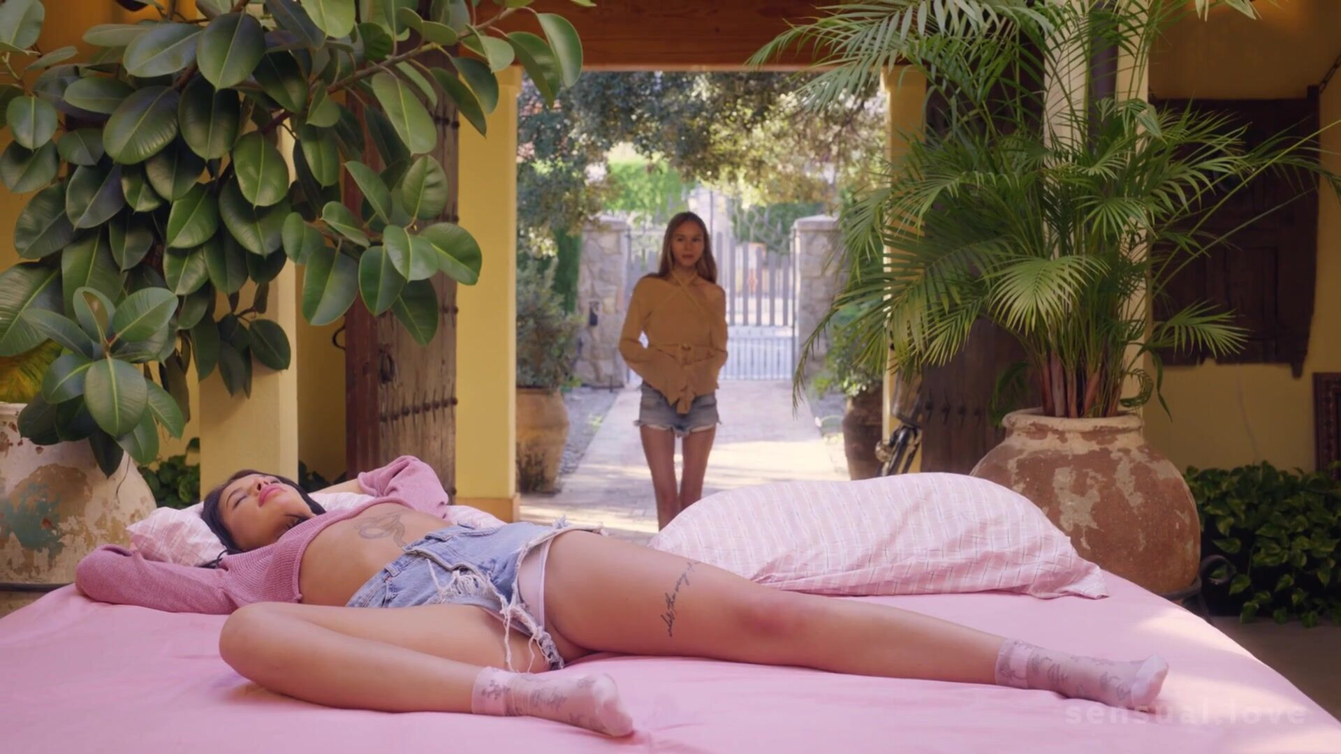 Asandra Dewy and Leona Mia - babes