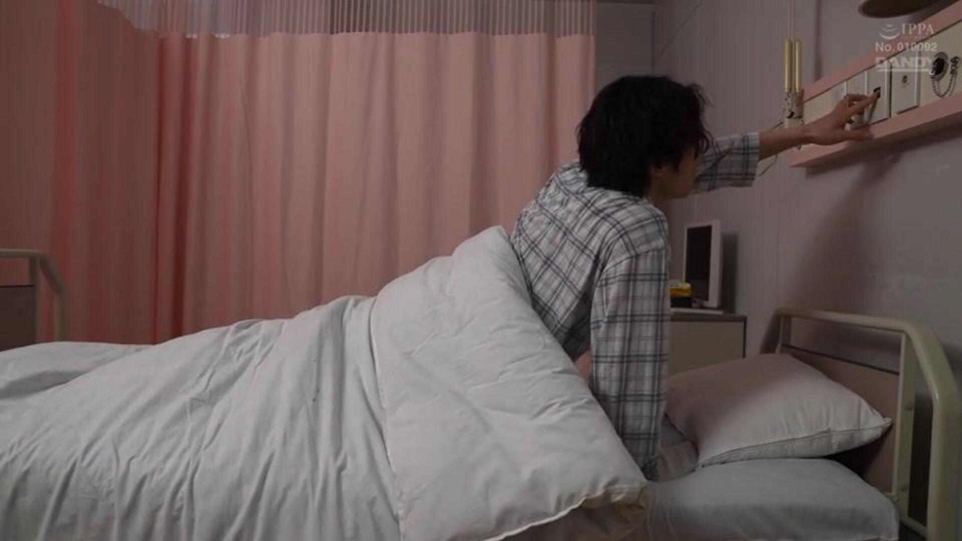 DANDY 976 A Middle aged Nurse Who Intentionally Makes A Young Patient Ejaculate By Wa - asian